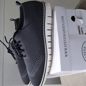 Steve Madden Boys' BMARK Knit Dress Shoes (Youth)